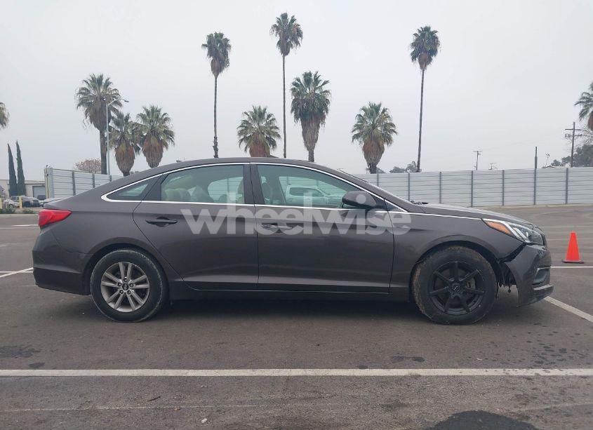 Photo 13 of 2016 Hyundai Sonata SE (VIN 5NPE24AF5GH334872)