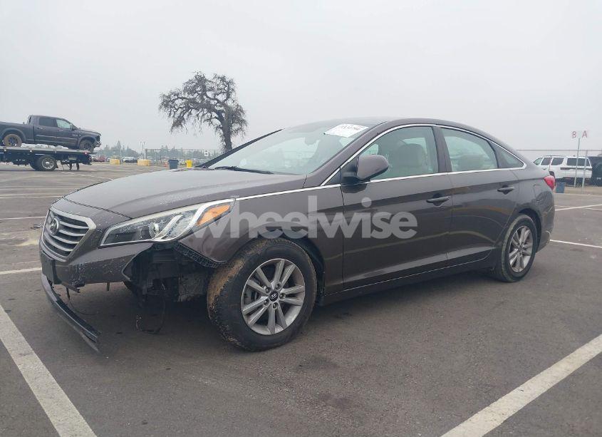 Photo 2 of 2016 Hyundai Sonata SE (VIN 5NPE24AF5GH334872)