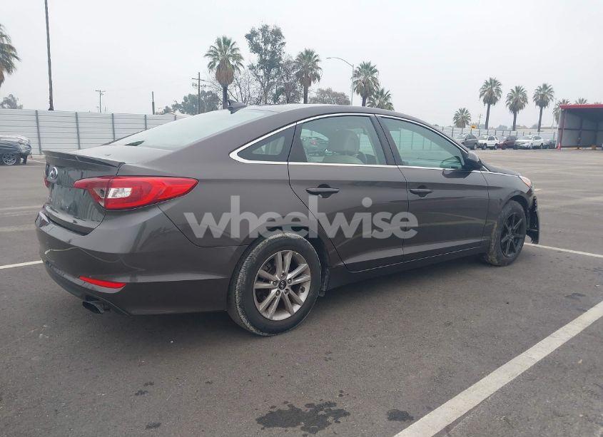 Photo 4 of 2016 Hyundai Sonata SE (VIN 5NPE24AF5GH334872)