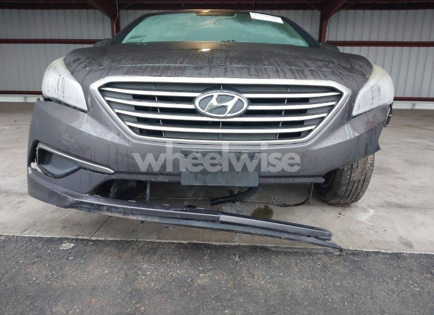 Photo 6 of 2016 Hyundai Sonata SE (VIN 5NPE24AF5GH334872)