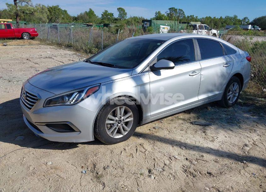 Photo 2 of 2016 Hyundai Sonata SE (VIN 5NPE24AF5GH337335)