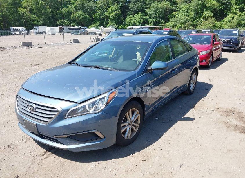 Photo 2 of 2016 Hyundai Sonata SE (VIN 5NPE24AF5GH341921)