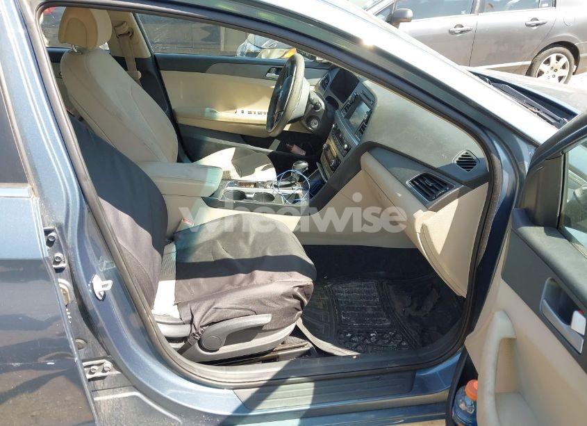 Photo 5 of 2016 Hyundai Sonata SE (VIN 5NPE24AF5GH341921)