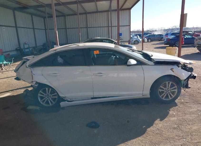 Photo 13 of 2016 Hyundai Sonata SE (VIN 5NPE24AF5GH356824)