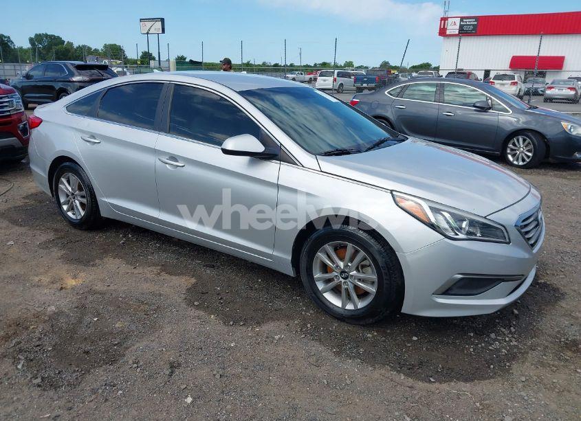 2016 Hyundai Sonata SE (VIN 5NPE24AF5GH359254) main photo