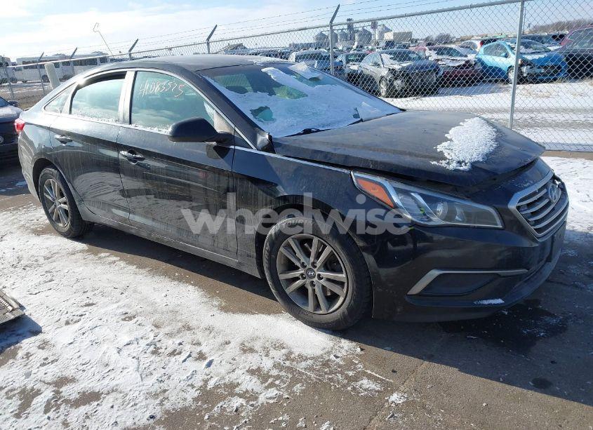 2016 Hyundai Sonata SE (VIN 5NPE24AF5GH364776) main photo