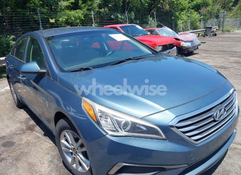 2016 Hyundai Sonata SE (VIN 5NPE24AF5GH365717) main photo