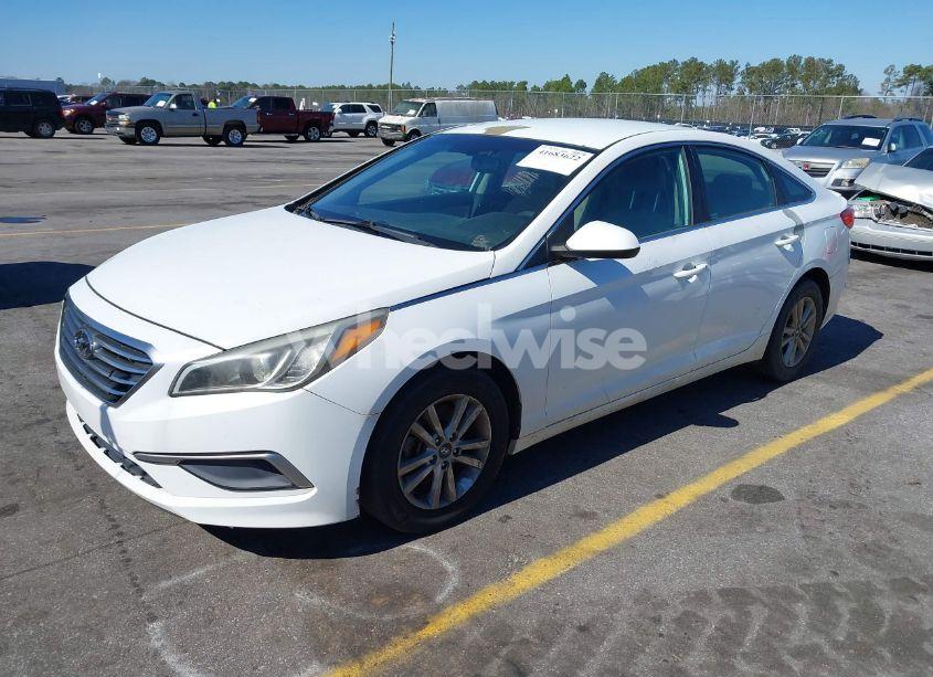 Photo 2 of 2016 Hyundai Sonata SE (VIN 5NPE24AF5GH366348)
