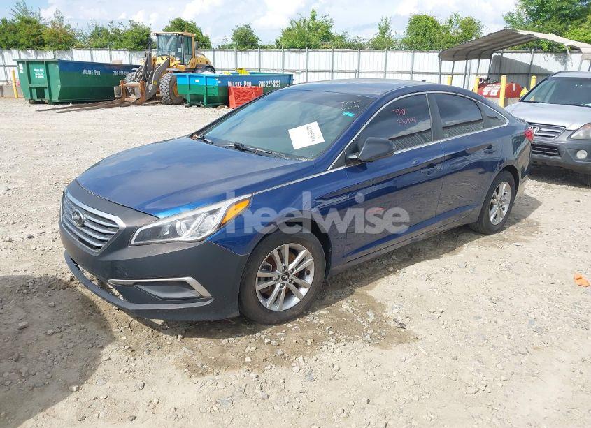 Photo 2 of 2016 Hyundai Sonata SE (VIN 5NPE24AF5GH376944)