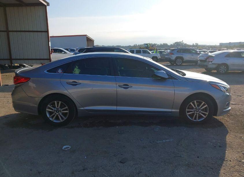 Photo 13 of 2016 Hyundai Sonata SE (VIN 5NPE24AF5GH379519)
