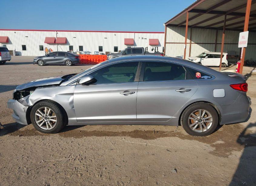 Photo 14 of 2016 Hyundai Sonata SE (VIN 5NPE24AF5GH379519)