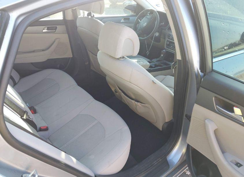 Photo 8 of 2016 Hyundai Sonata SE (VIN 5NPE24AF5GH379519)