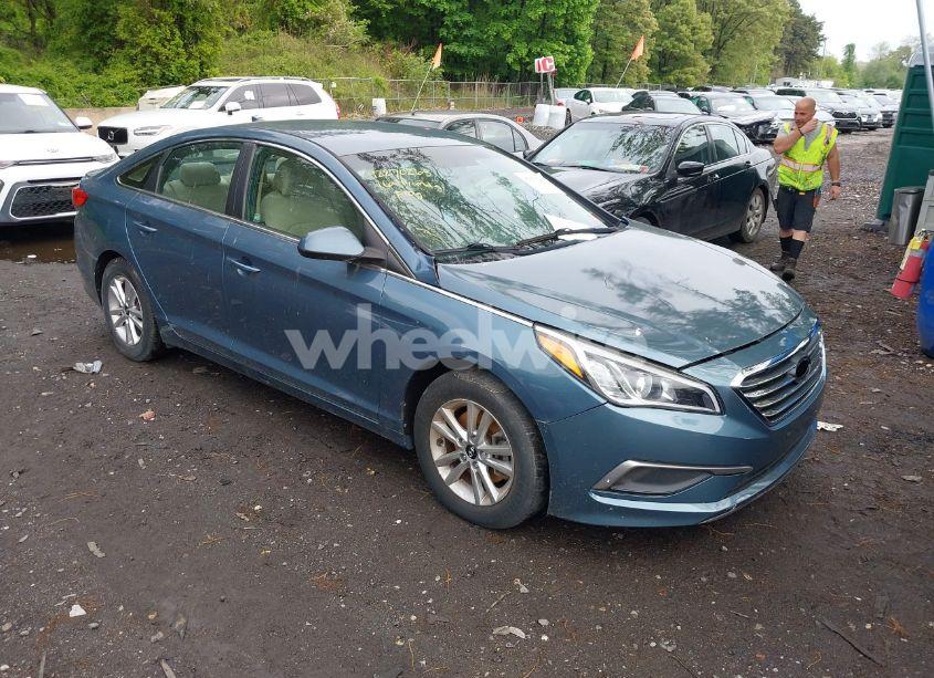 2016 Hyundai Sonata SE (VIN 5NPE24AF5GH380038) main photo