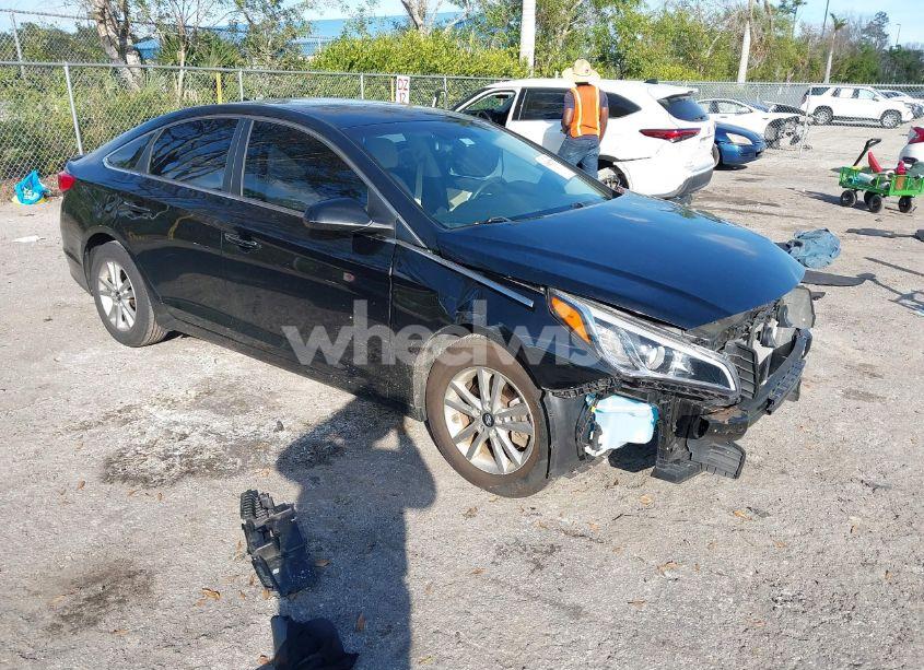 2016 Hyundai Sonata SE (VIN 5NPE24AF5GH381013) main photo