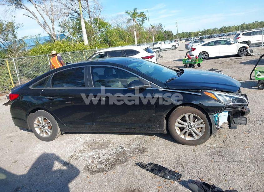 Photo 13 of 2016 Hyundai Sonata SE (VIN 5NPE24AF5GH381013)