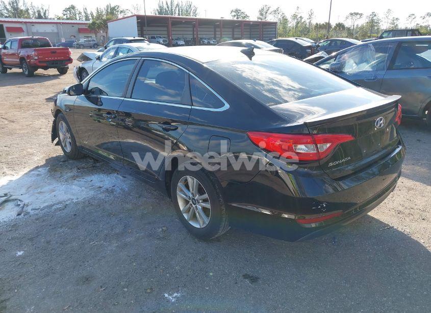 Photo 3 of 2016 Hyundai Sonata SE (VIN 5NPE24AF5GH381013)