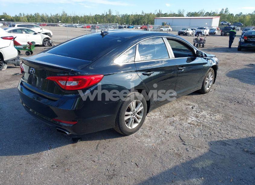 Photo 4 of 2016 Hyundai Sonata SE (VIN 5NPE24AF5GH381013)