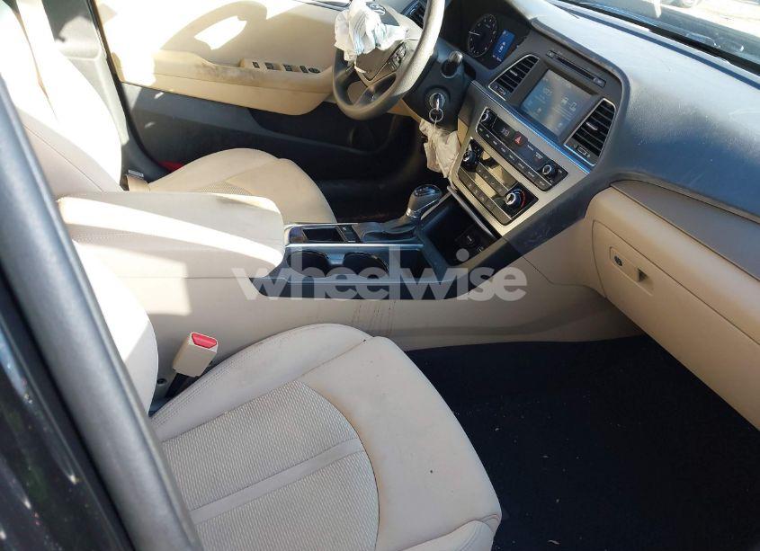 Photo 5 of 2016 Hyundai Sonata SE (VIN 5NPE24AF5GH381013)