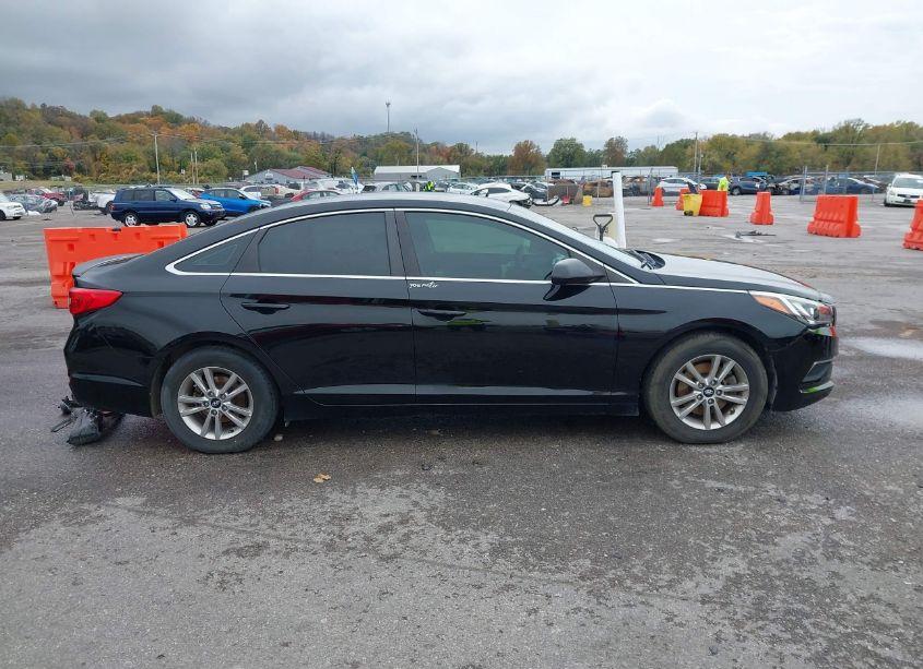 Photo 13 of 2016 Hyundai Sonata SE (VIN 5NPE24AF5GH390777)