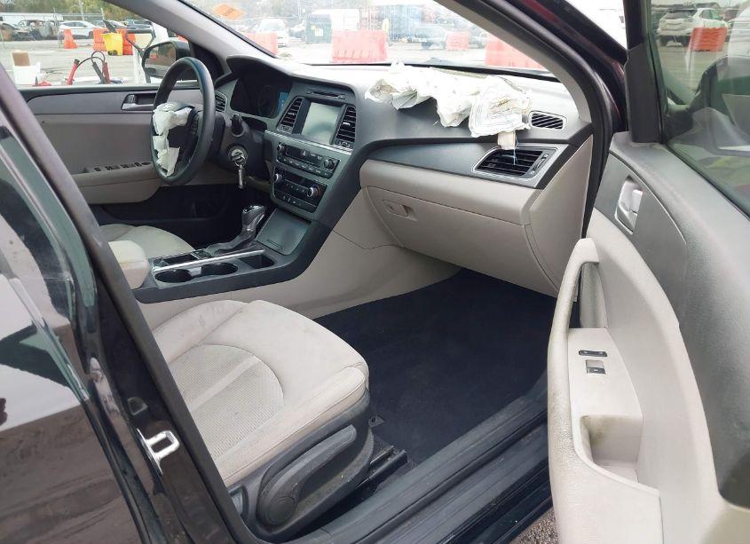 Photo 5 of 2016 Hyundai Sonata SE (VIN 5NPE24AF5GH390777)