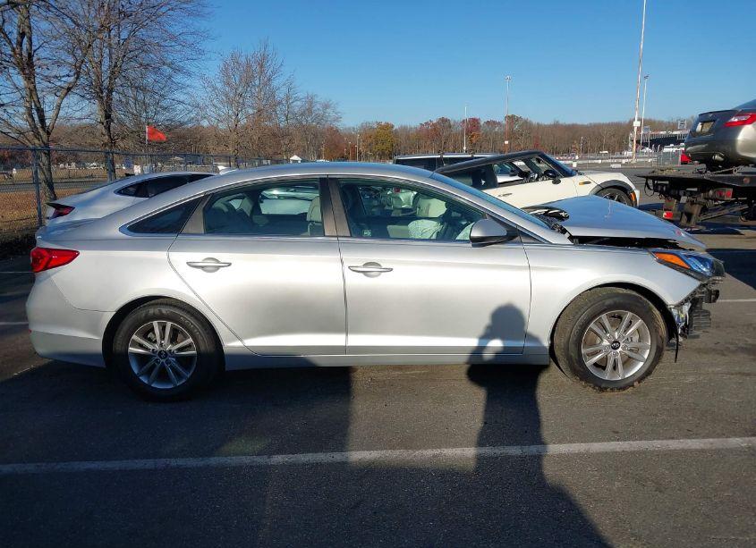 Photo 13 of 2016 Hyundai Sonata SE (VIN 5NPE24AF5GH435815)