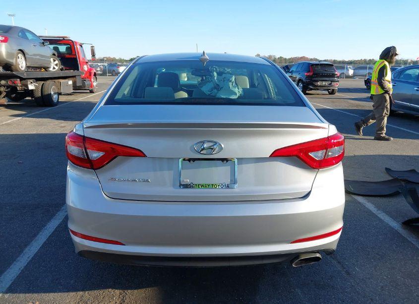 Photo 16 of 2016 Hyundai Sonata SE (VIN 5NPE24AF5GH435815)
