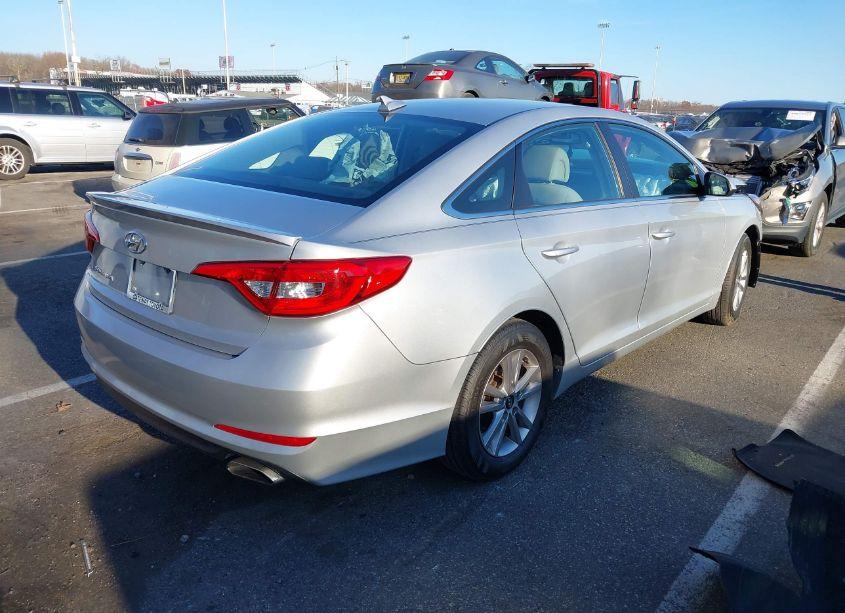 Photo 4 of 2016 Hyundai Sonata SE (VIN 5NPE24AF5GH435815)