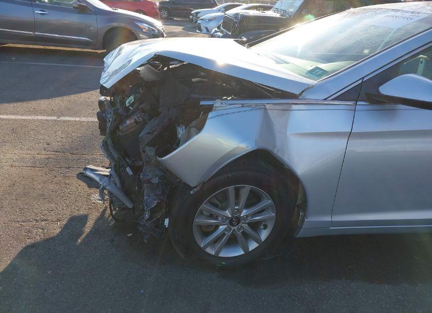 Photo 6 of 2016 Hyundai Sonata SE (VIN 5NPE24AF5GH435815)