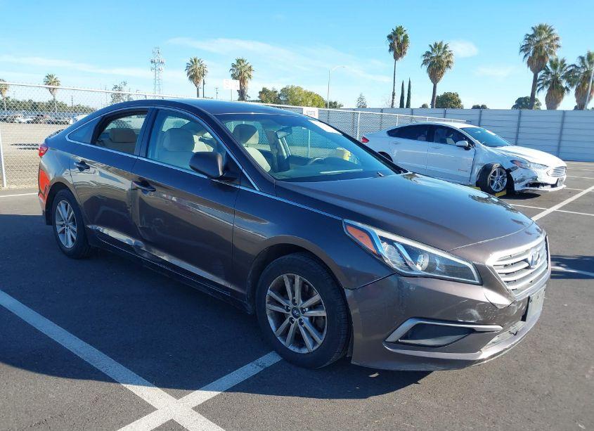 2017 Hyundai Sonata (VIN 5NPE24AF5HH441244) main photo