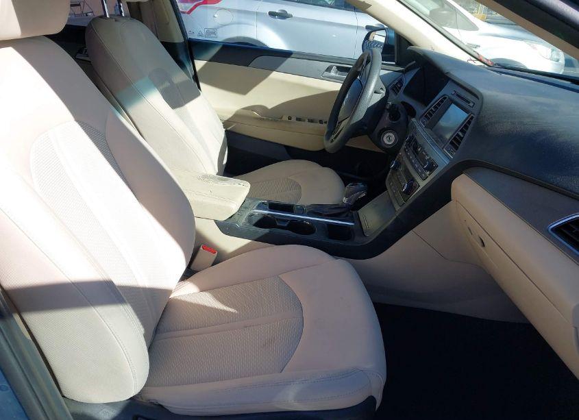 Photo 5 of 2017 Hyundai Sonata SE (VIN 5NPE24AF5HH442880)
