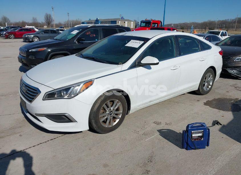 Photo 2 of 2017 Hyundai Sonata SE (VIN 5NPE24AF5HH460523)