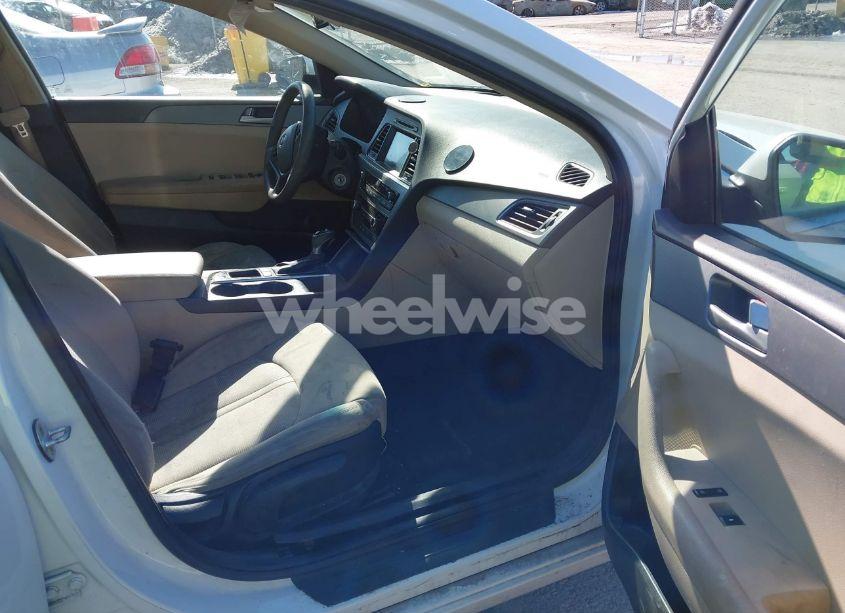 Photo 5 of 2017 Hyundai Sonata SE (VIN 5NPE24AF5HH460523)