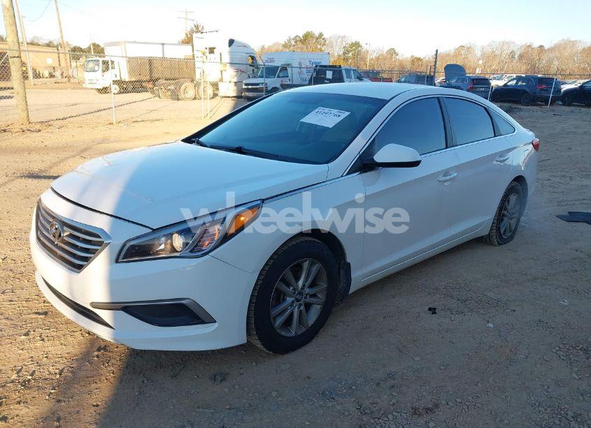 Photo 2 of 2017 Hyundai Sonata SE (VIN 5NPE24AF5HH495708)