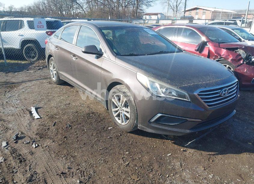 2017 Hyundai Sonata SE (VIN 5NPE24AF5HH505573) main photo