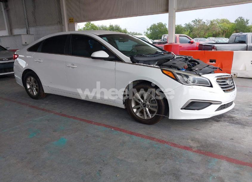 2017 Hyundai Sonata (VIN 5NPE24AF5HH520235) main photo