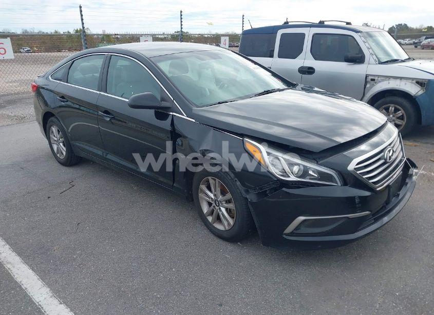 2017 Hyundai Sonata (VIN 5NPE24AF5HH521255) main photo