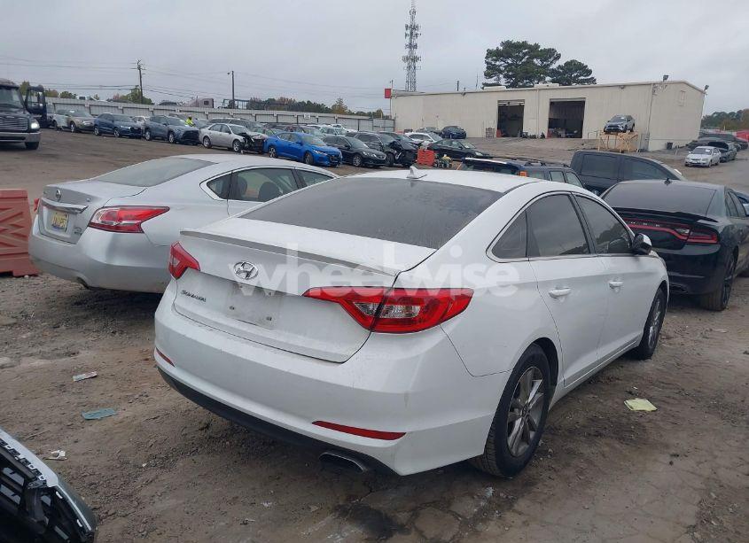 Photo 4 of 2017 Hyundai Sonata SE (VIN 5NPE24AF5HH552893)