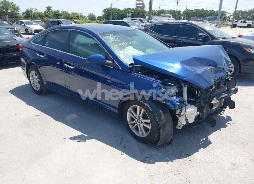 2017 Hyundai Sonata SE (VIN 5NPE24AF5HH557544) main photo