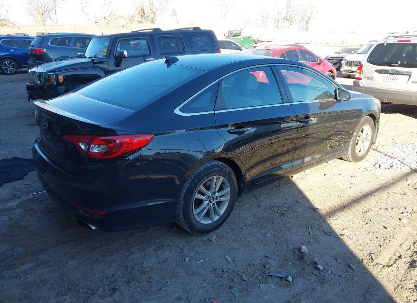 Photo 4 of 2017 Hyundai Sonata SE (VIN 5NPE24AF5HH558158)