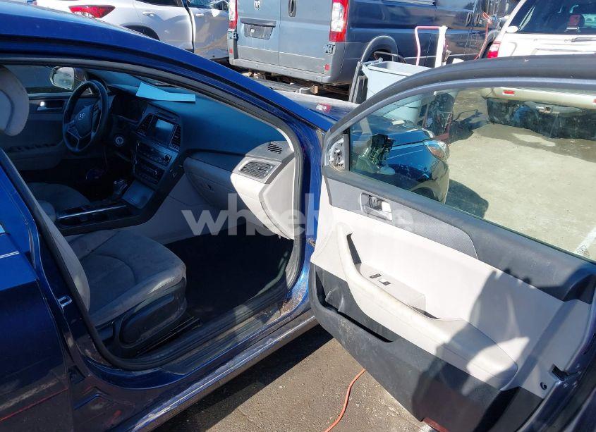 Photo 5 of 2017 Hyundai Sonata SE (VIN 5NPE24AF5HH578636)