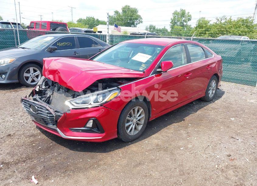Photo 2 of 2018 Hyundai Sonata SE (VIN 5NPE24AF5JH616209)
