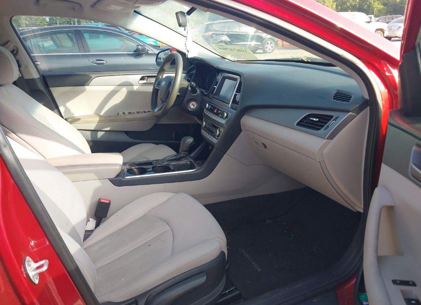 Photo 5 of 2018 Hyundai Sonata SE (VIN 5NPE24AF5JH622737)