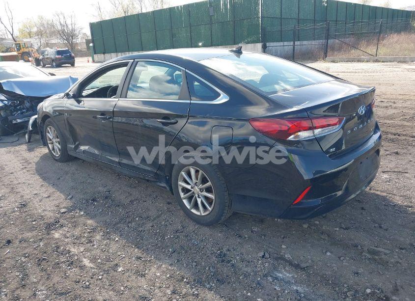 Photo 3 of 2018 Hyundai Sonata SE (VIN 5NPE24AF5JH656452)