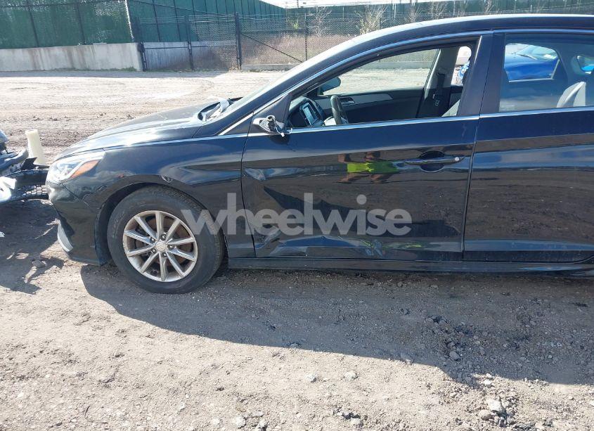 Photo 6 of 2018 Hyundai Sonata SE (VIN 5NPE24AF5JH656452)