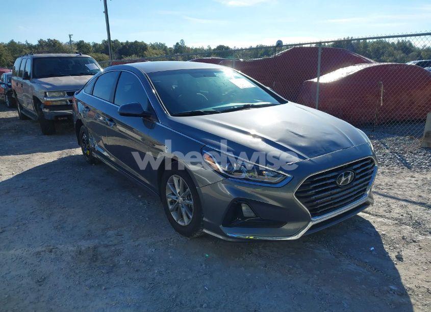 2018 Hyundai Sonata SE (VIN 5NPE24AF5JH671923) main photo
