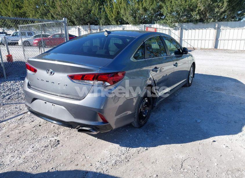 Photo 4 of 2018 Hyundai Sonata SE (VIN 5NPE24AF5JH671923)