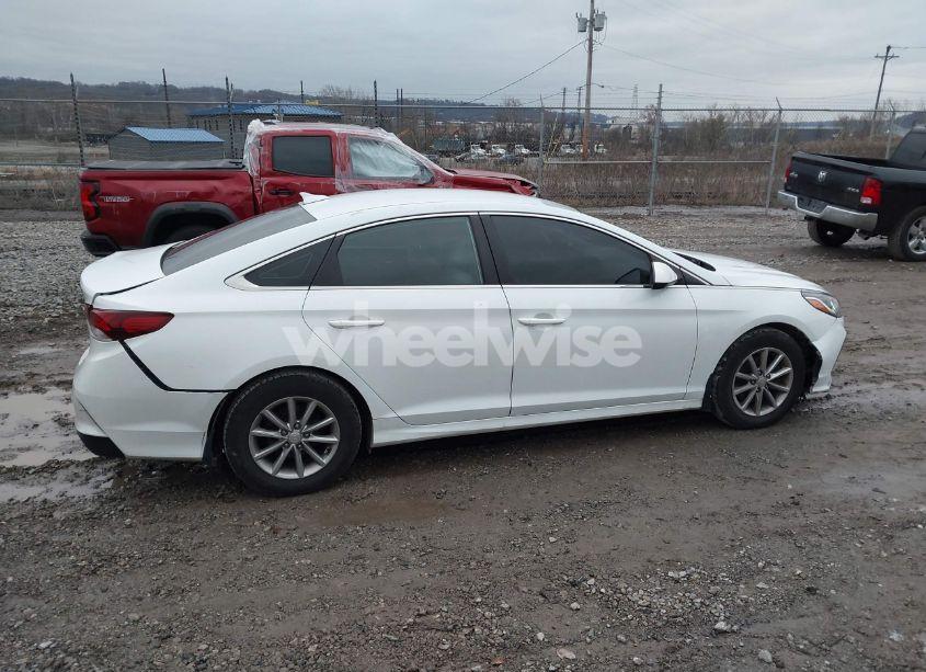 Photo 13 of 2018 Hyundai Sonata SE (VIN 5NPE24AF5JH673610)