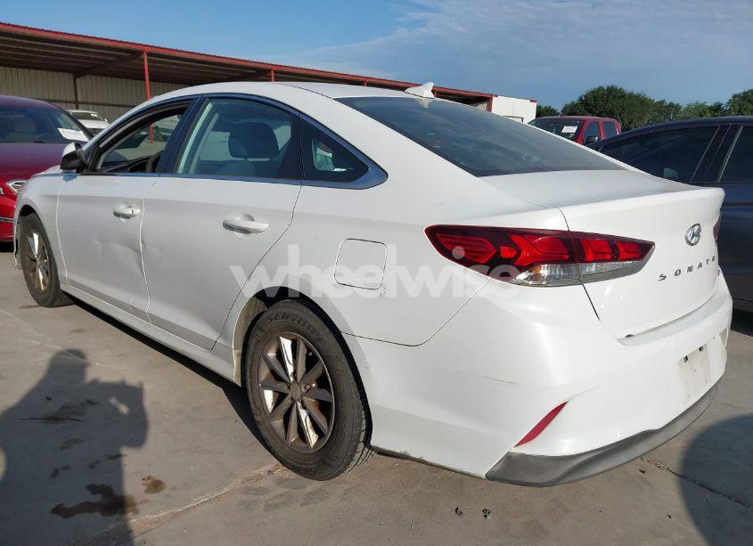 Photo 3 of 2018 Hyundai Sonata SE (VIN 5NPE24AF5JH699057)