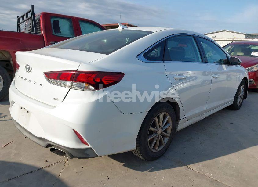 Photo 4 of 2018 Hyundai Sonata SE (VIN 5NPE24AF5JH699057)
