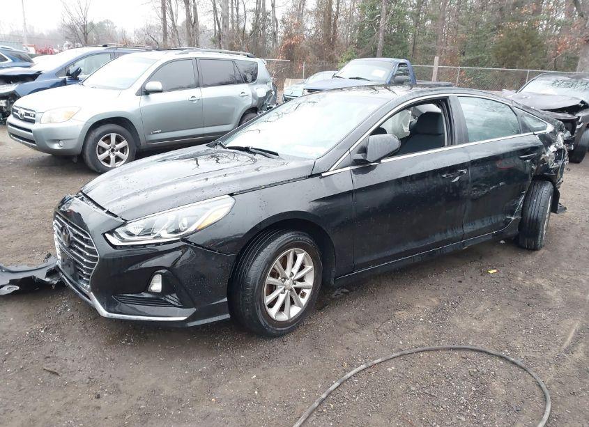 Photo 2 of 2018 Hyundai Sonata SE (VIN 5NPE24AF5JH725253)